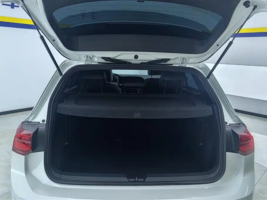 Volkswagen Golf 2023