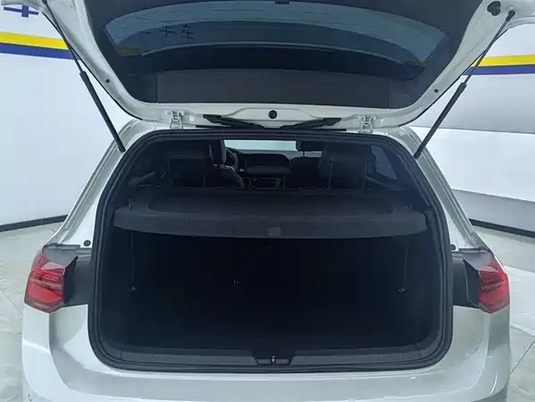 Volkswagen Golf 2023
