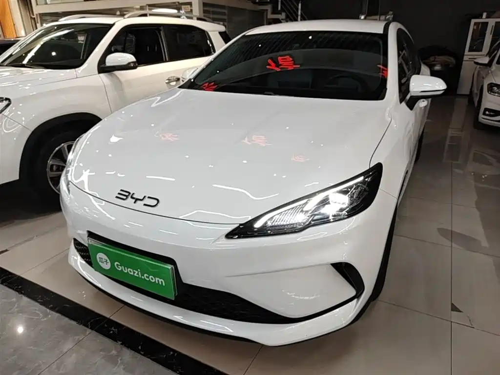 BYD Seal 05 DM-i 2025 — фото 2