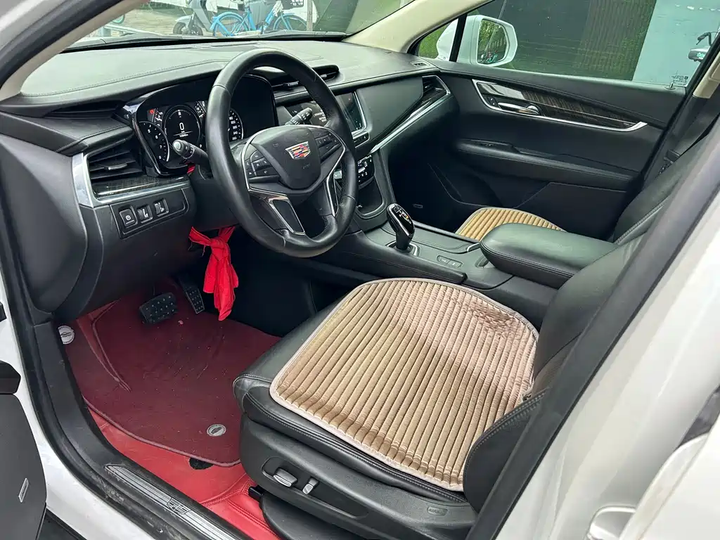 Cadillac XT5 2017 — фото 13