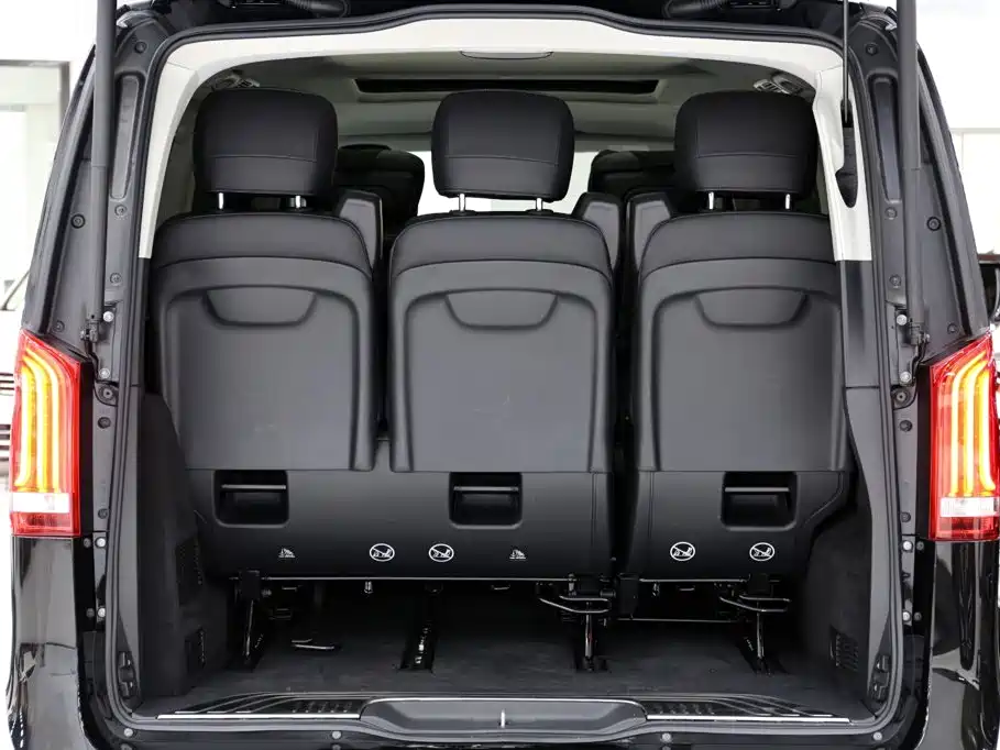 Mercedes-Benz V-Class 2022 — фото 30