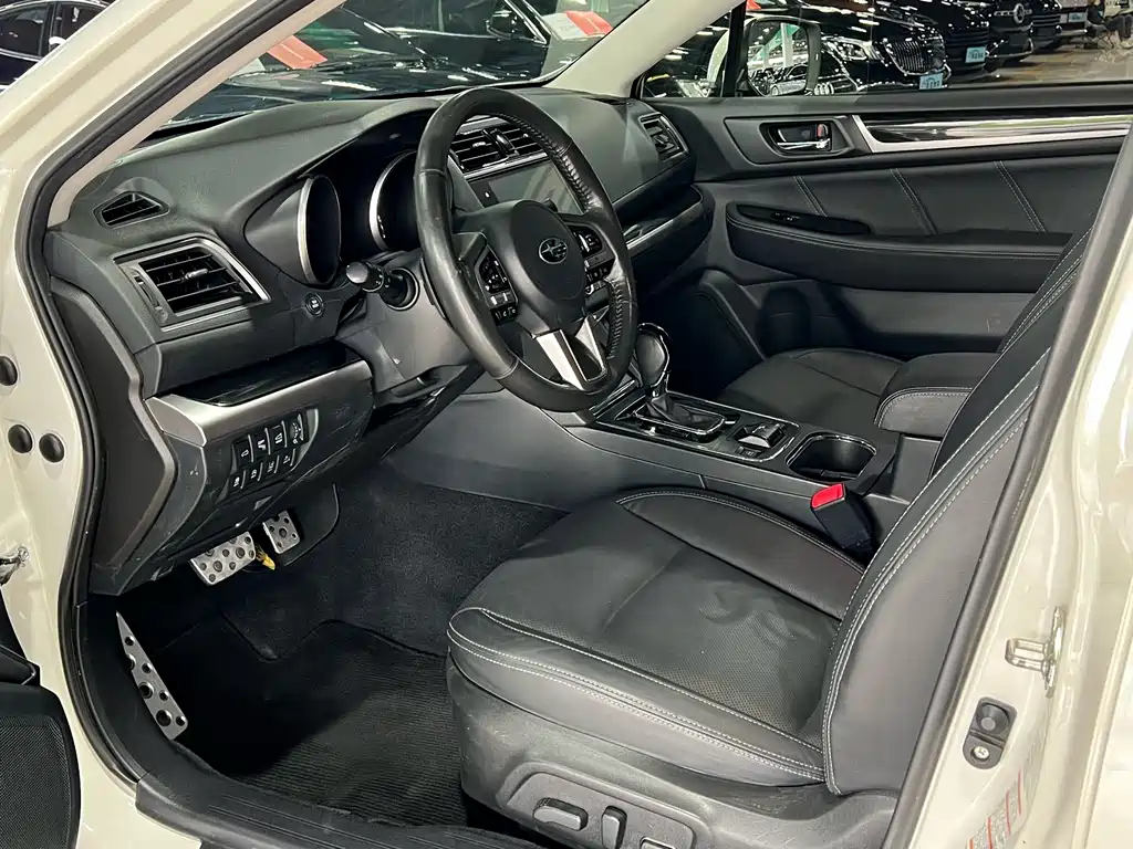Subaru Outback 2017 — фото 13
