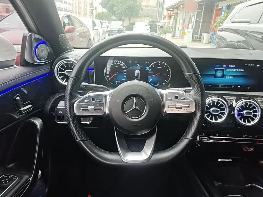 Mercedes-Benz A-Class 2019 — фото 11