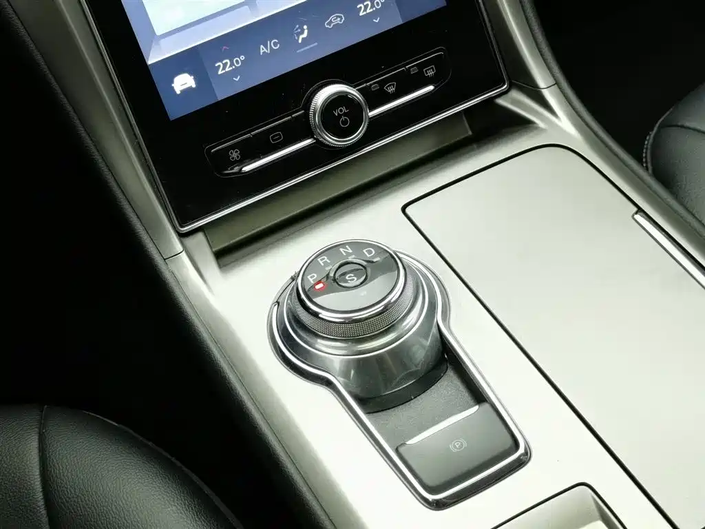 Ford Mondeo 2022 — фото 13