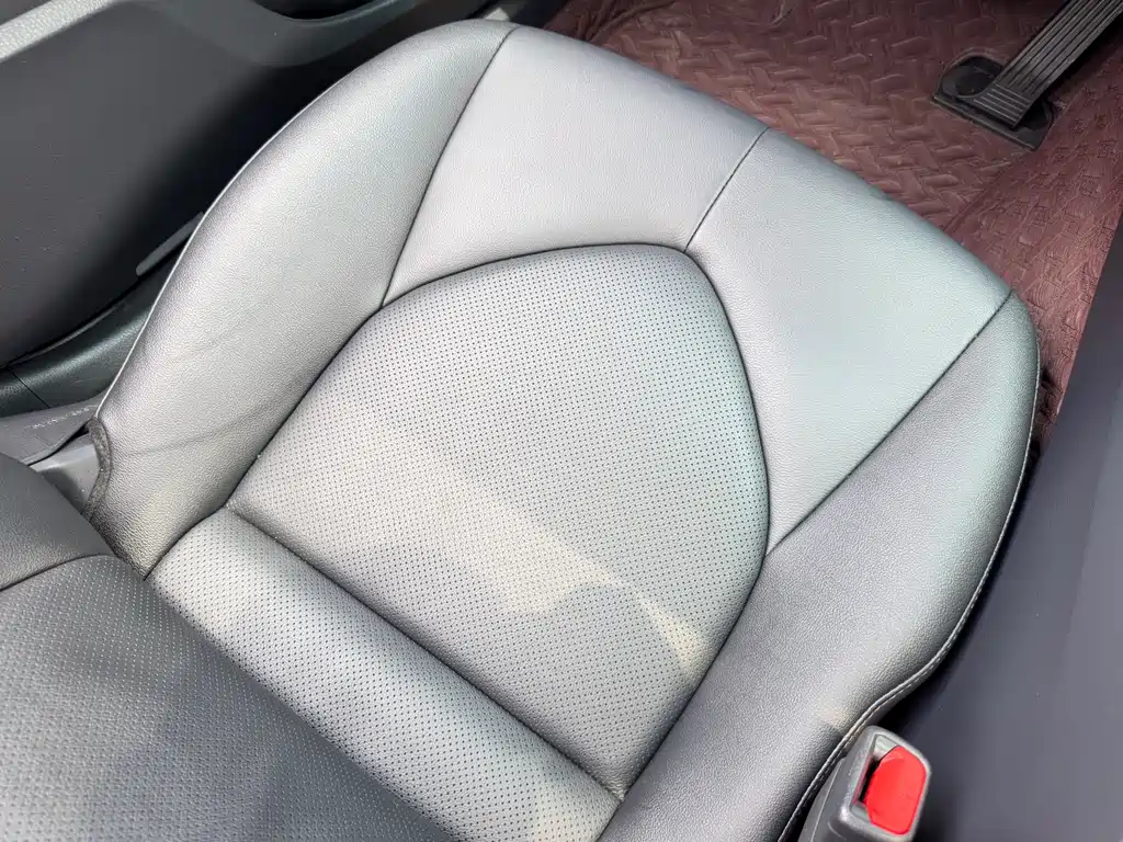 Toyota Camry 2021 — фото 19