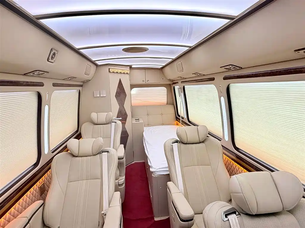 Toyota Coaster 2020 — фото 10