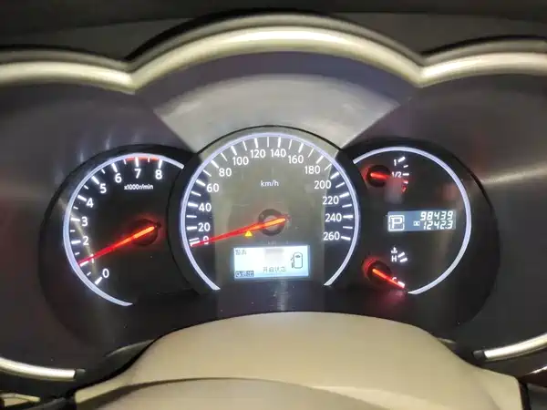 Nissan Quest 2016