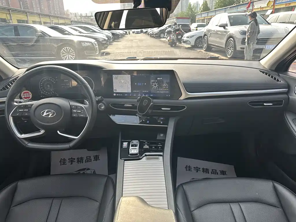 Hyundai Sonata 2022 — фото 10
