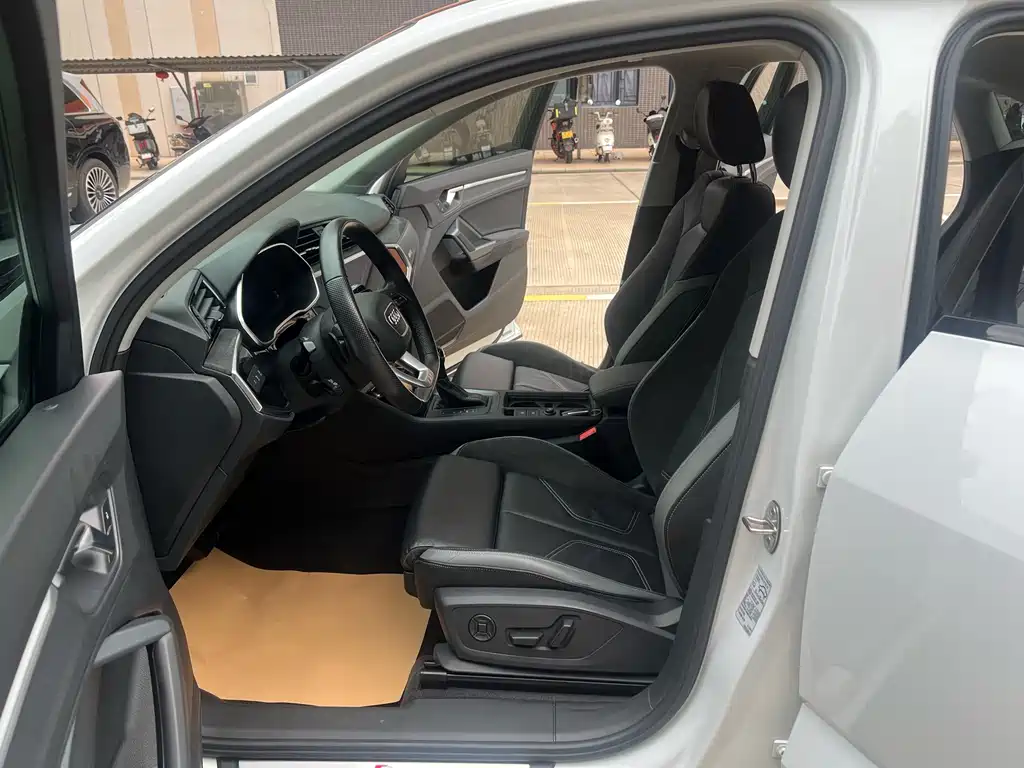 Audi Q3 Sportback 2023 — фото 6