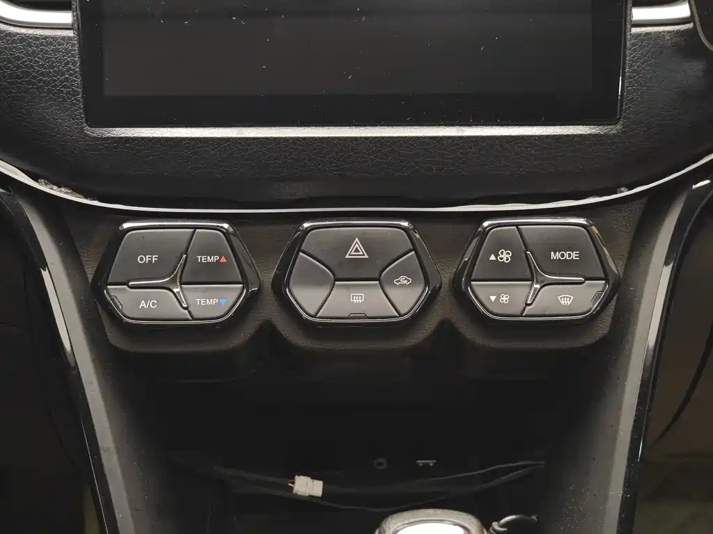 GAC Motor Trumpchi GS4 2015 — фото 16