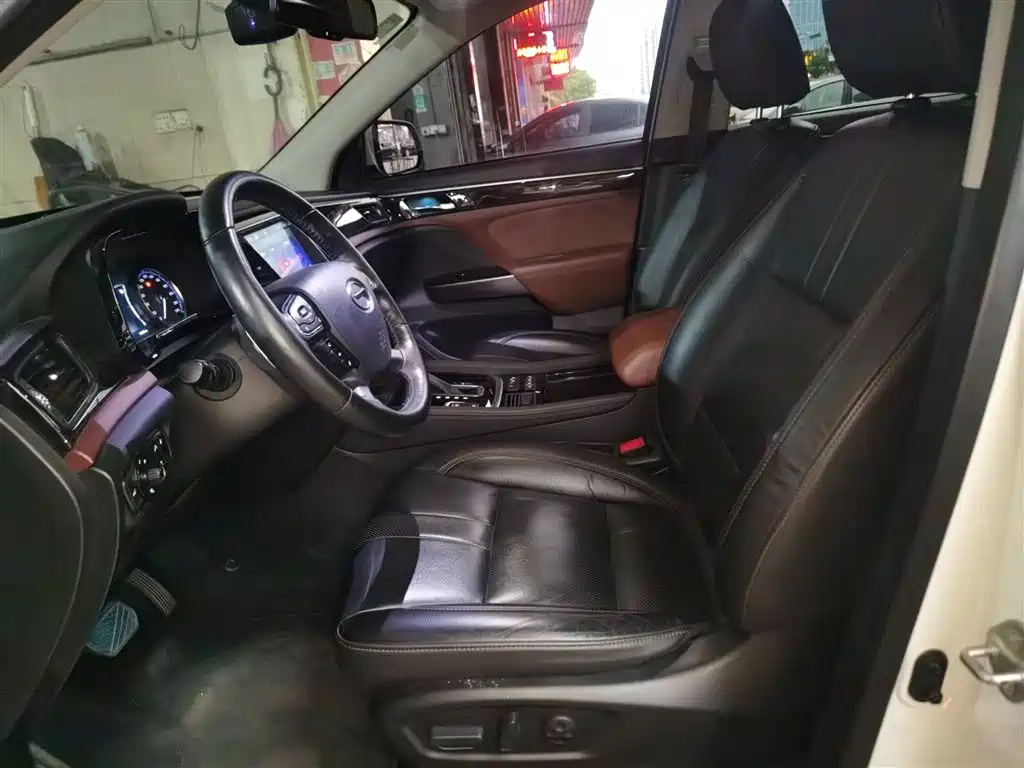 GAC Motor Trumpchi GS8 2019 — фото 15