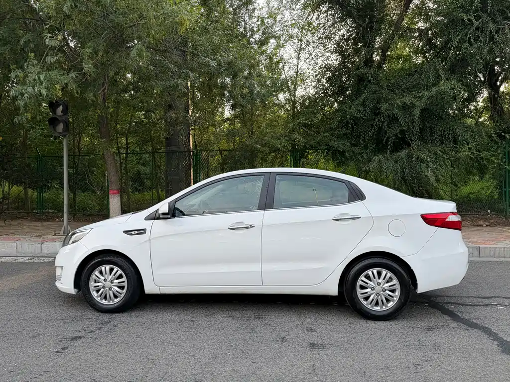Kia K2 2014