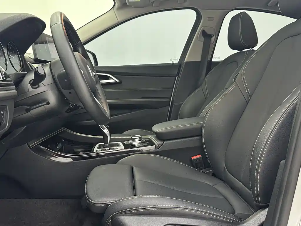 BMW 1 Series 2023