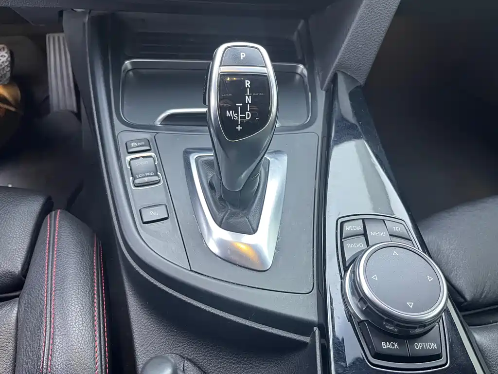 BMW 4 Series 2018 — фото 16