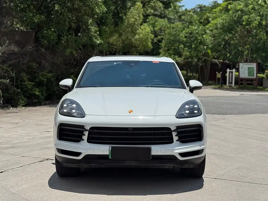 Porsche Cayenne Hybrid 2023