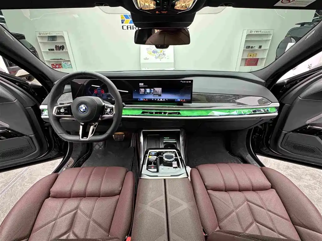 BMW i7 2024 — фото 11