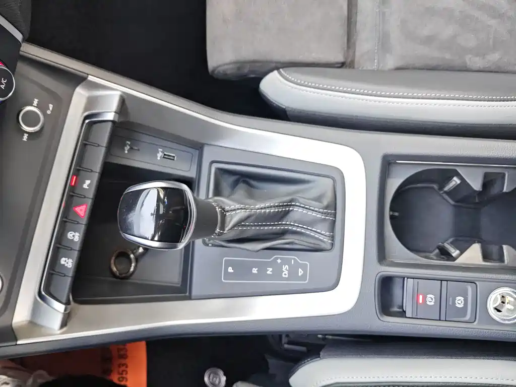 Audi Q3 2020 — фото 18