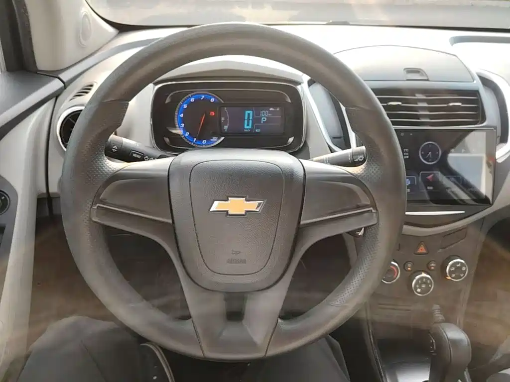Chevrolet Trax 2015 — фото 11