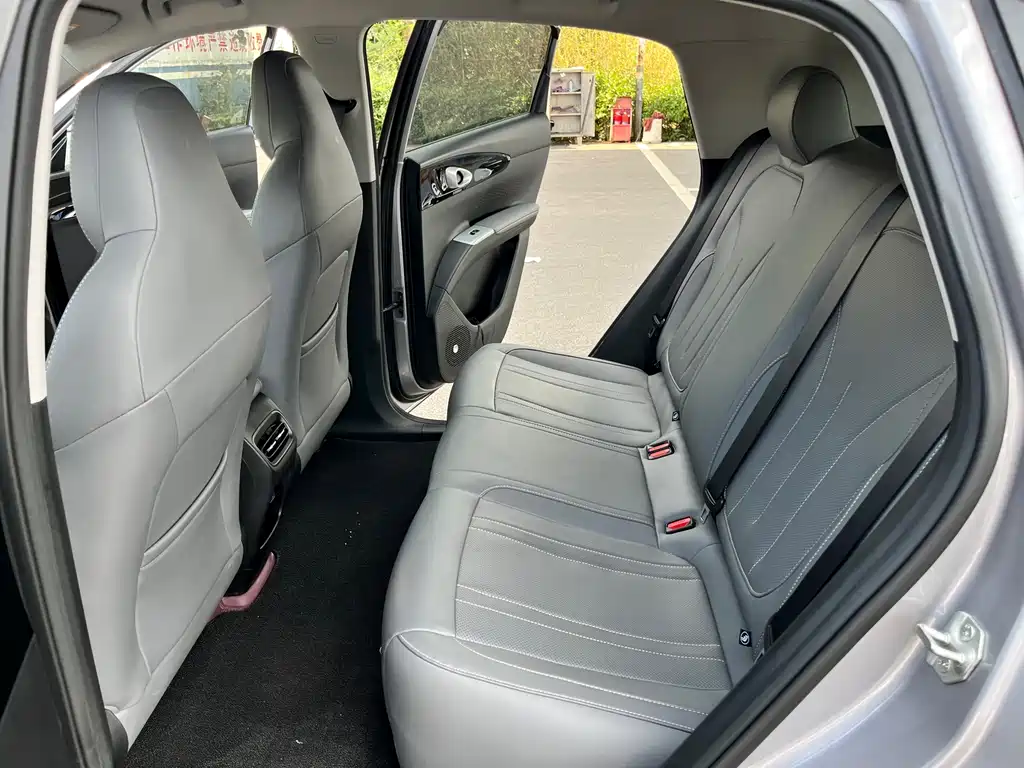Geely Galaxy Starwish 2025 — фото 15