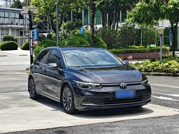 Volkswagen Golf 2022
