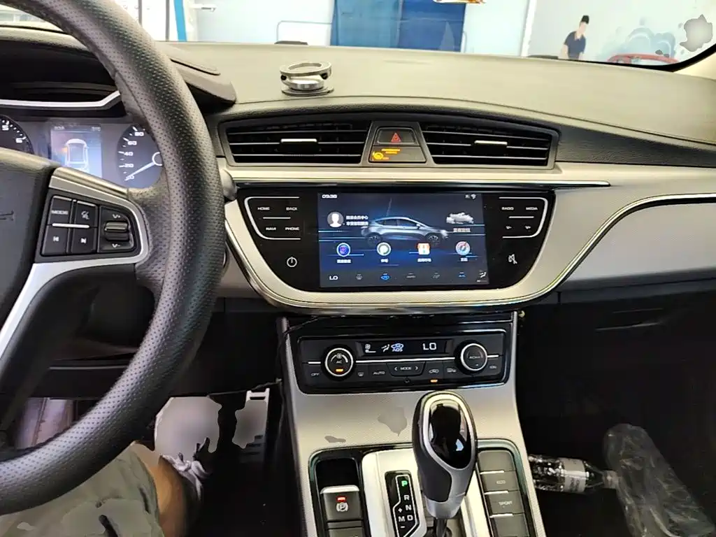 Geely Emgrand GS 2018 — фото 10