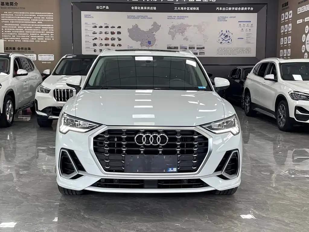 Audi Q3 2022 — фото 2