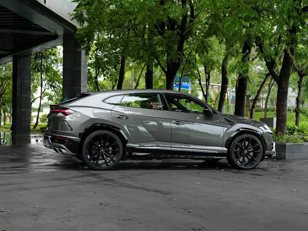 Lamborghini Urus 2021 — фото 9