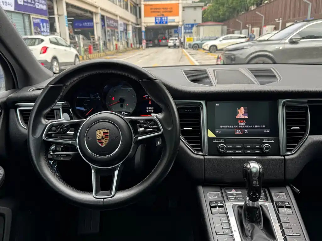 Porsche Macan 2016 — фото 8