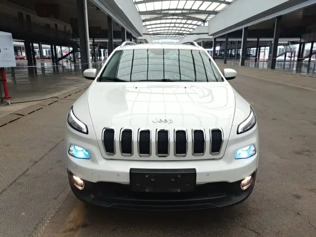 Jeep Cherokee 2017 — фото 3