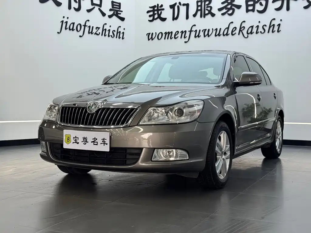 Skoda Octavia 2013 — фото 2