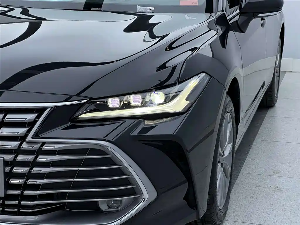 Toyota Avalon — фото 12