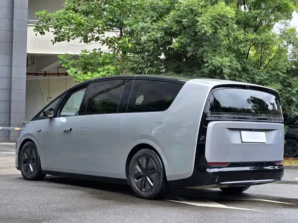 Li Auto MEGA 2024