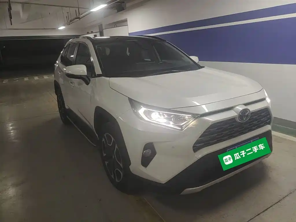 Toyota RAV4 2020 — фото 4