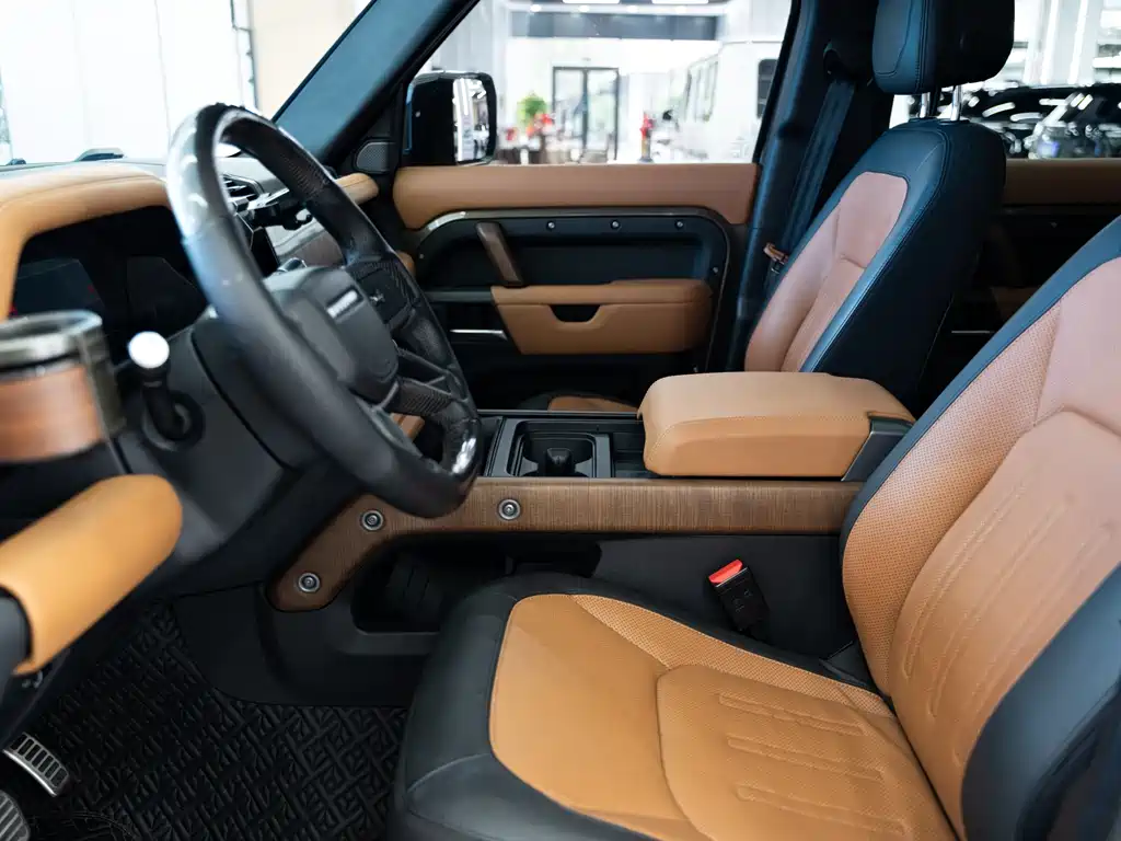 Land Rover Defender 2022 — фото 9