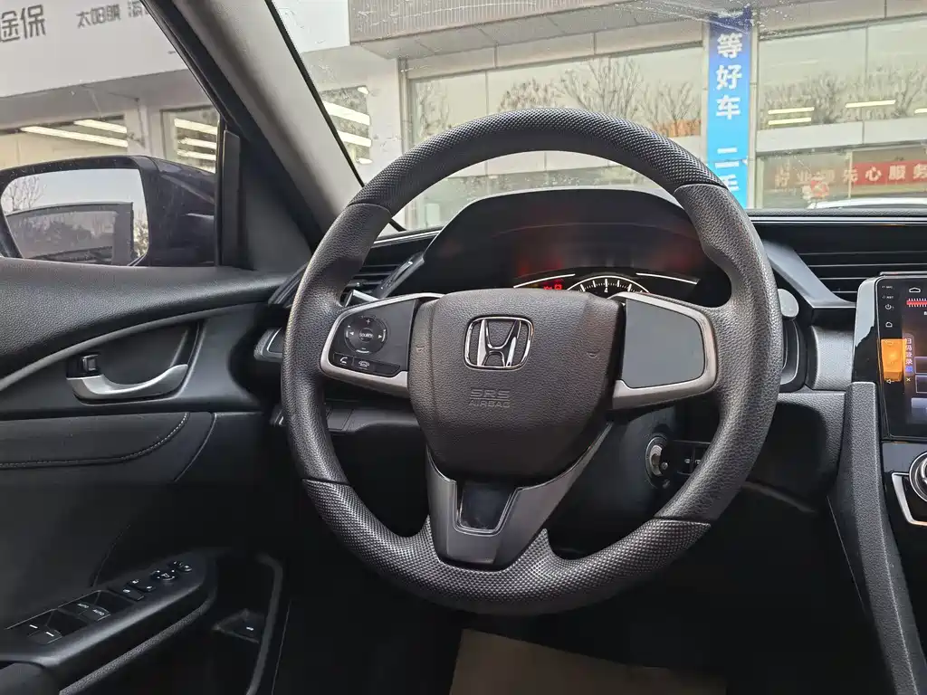 Honda Civic 2019 — фото 10