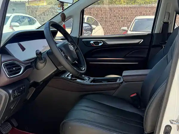GAC Trumpchi M6 2021