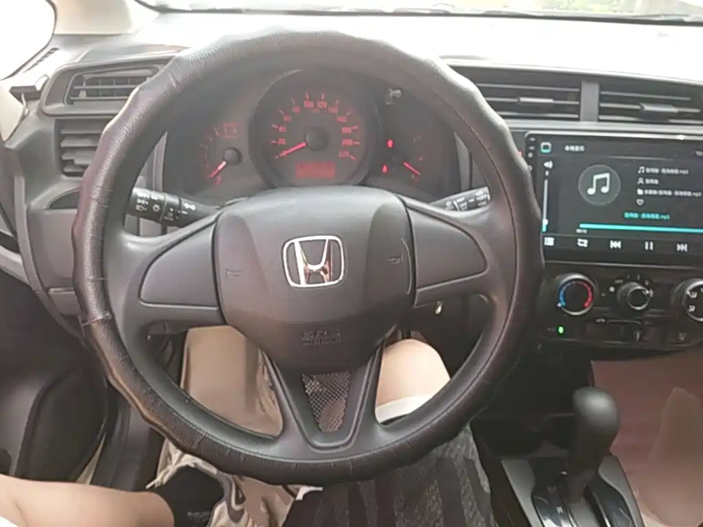 Honda Fit 2016 — фото 11