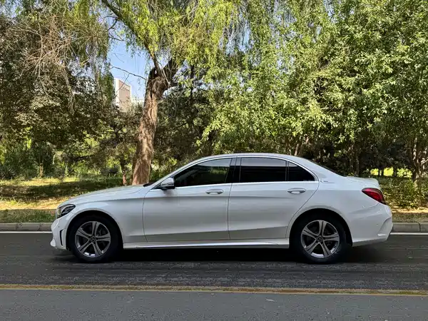Mercedes-Benz C-Class 2021