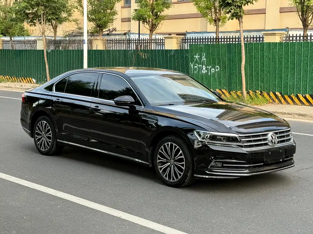 Volkswagen Phideon 2017 — фото 3