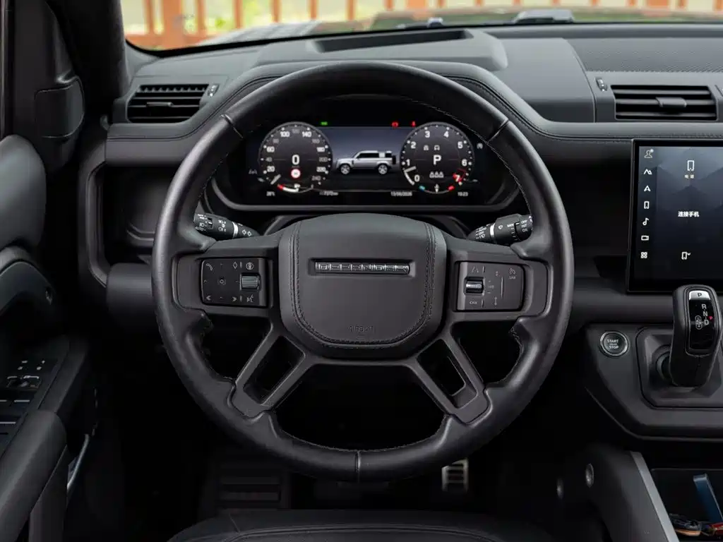 Land Rover Defender 2024 — фото 12