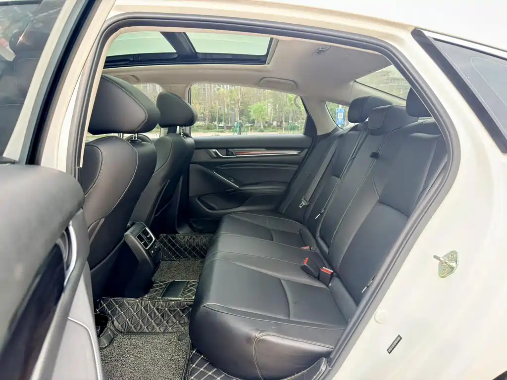 Honda Accord 2022 — фото 18
