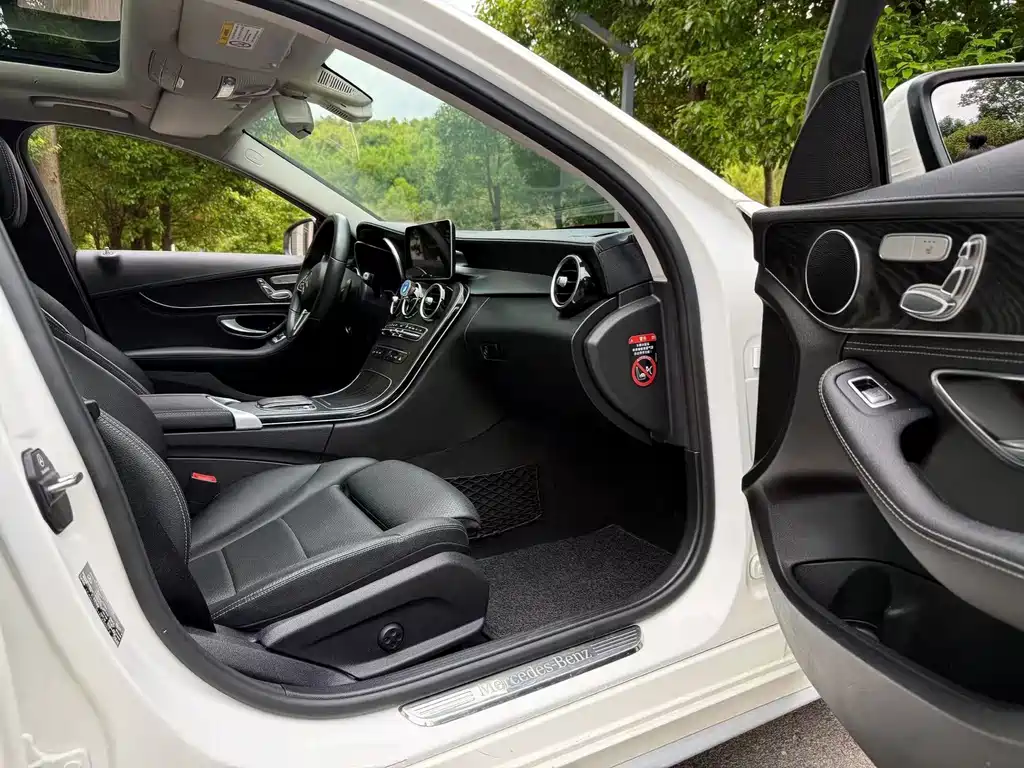 Mercedes-Benz C-Class 2019 — фото 9
