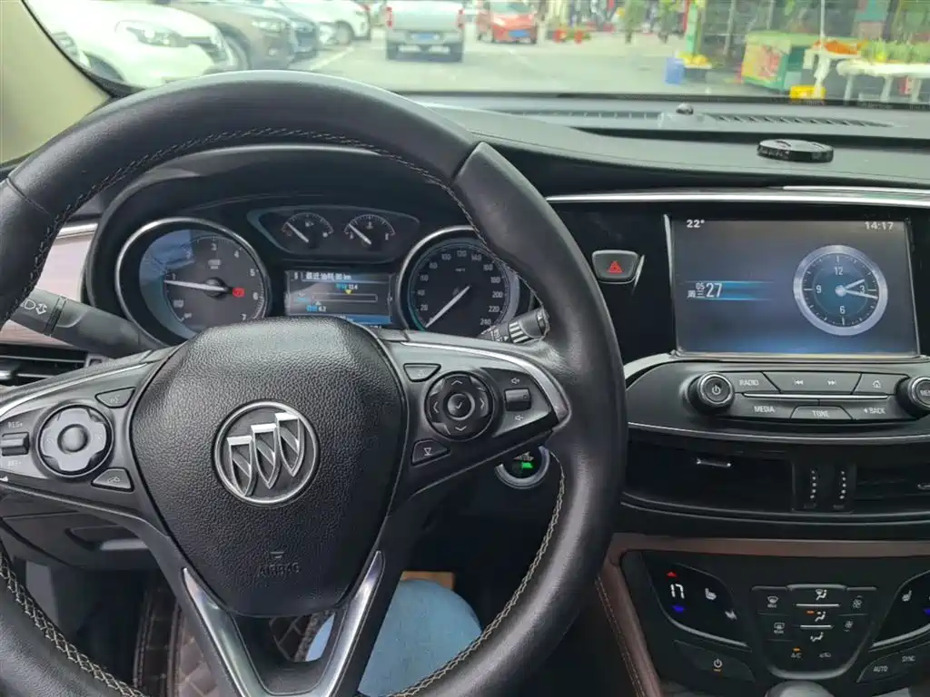 Buick Envision Plus 2016 — фото 10