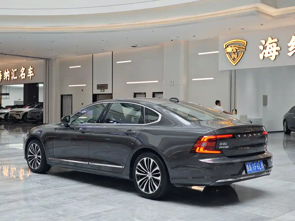 Volvo S90 2024 — фото 3
