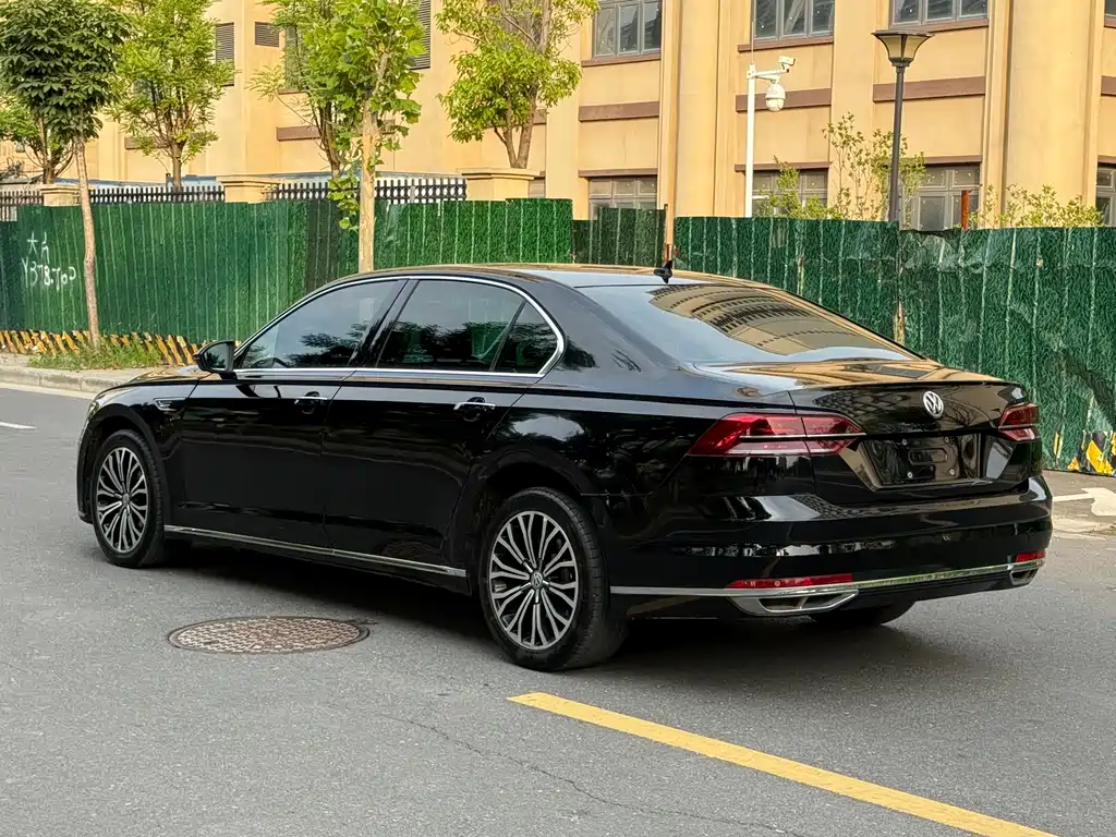 Volkswagen Phideon 2018 — фото 9