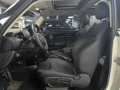 MINI MINI 2023