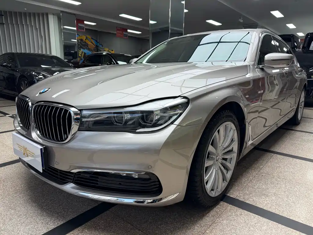 BMW 7 Series 2017 — фото 1