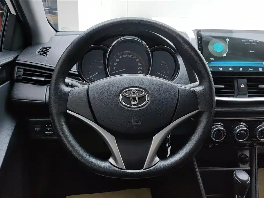 Toyota Yaris L 2021 — фото 15