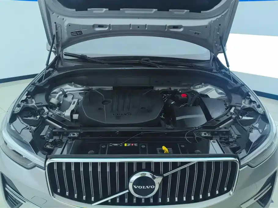 Volvo XC60 2021 — фото 10