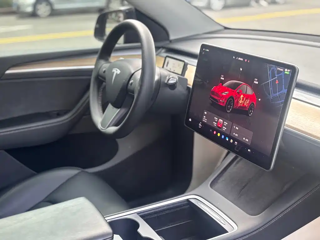 Tesla Model Y 2023 — фото 12